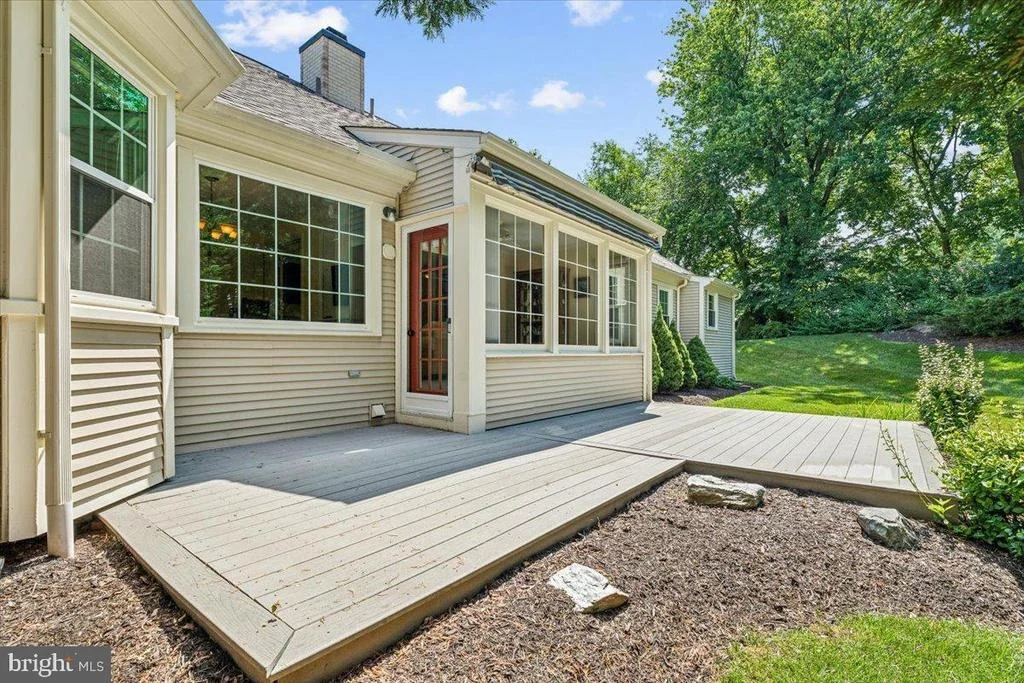 Photo of 2375 BEAR DEN ROAD