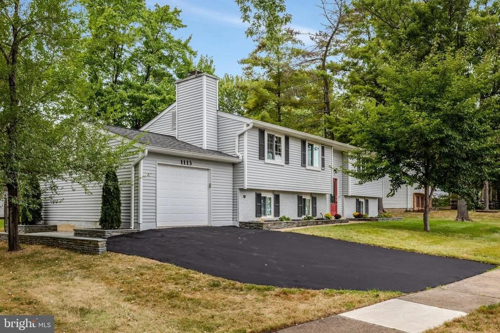 Photo of 1113 BICKSLER DRIVE