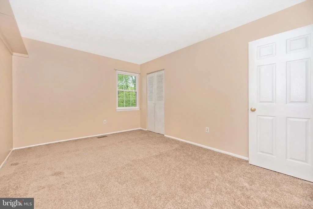 Photo of 484 HILLCREST DRIVE