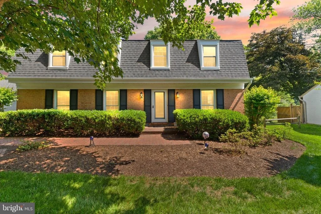 Photo of 2037 DURAND DRIVE