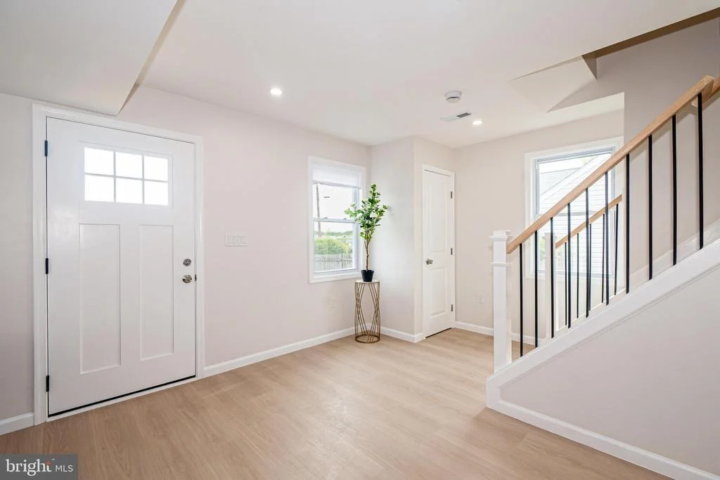 Photo of 1219 N POINT ROAD