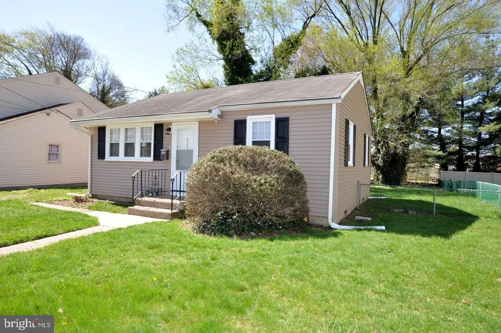 Photo of 432 N COLES AVENUE