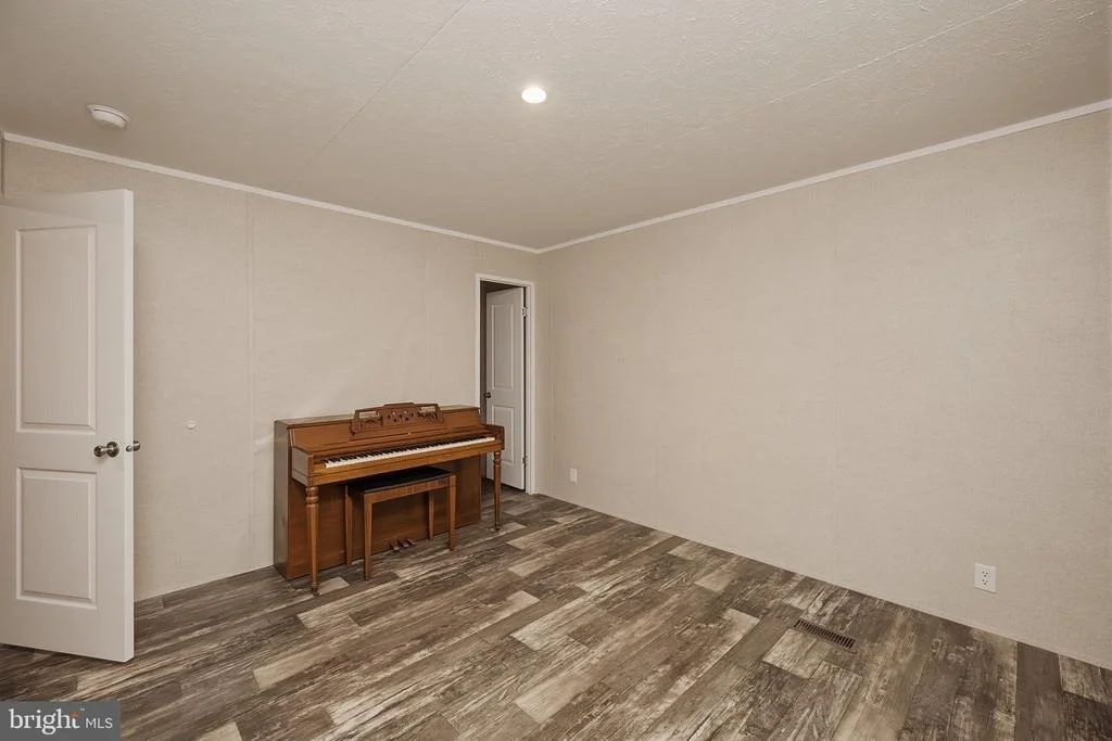 Photo of 635 DENNETT ROAD