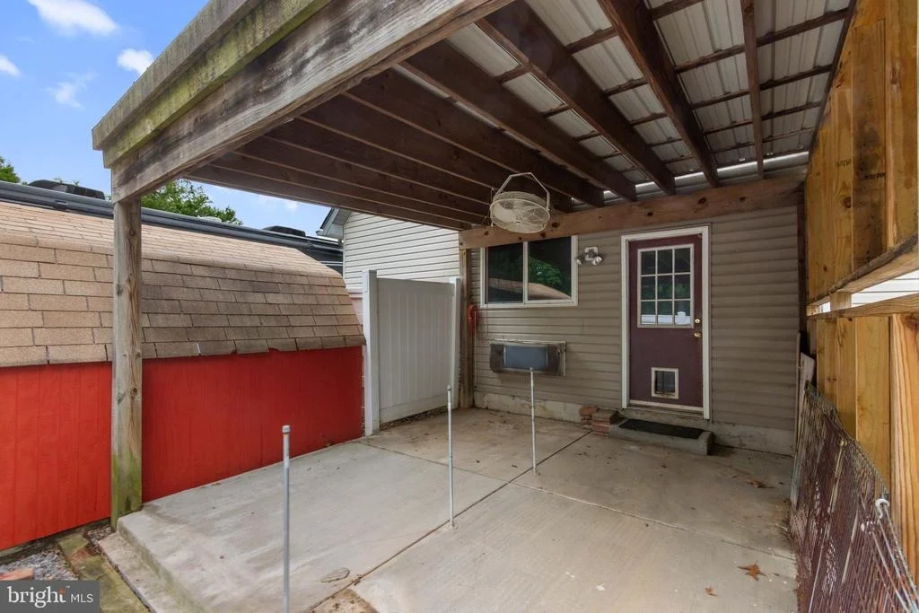 Photo of 2380 MOREAU DRIVE