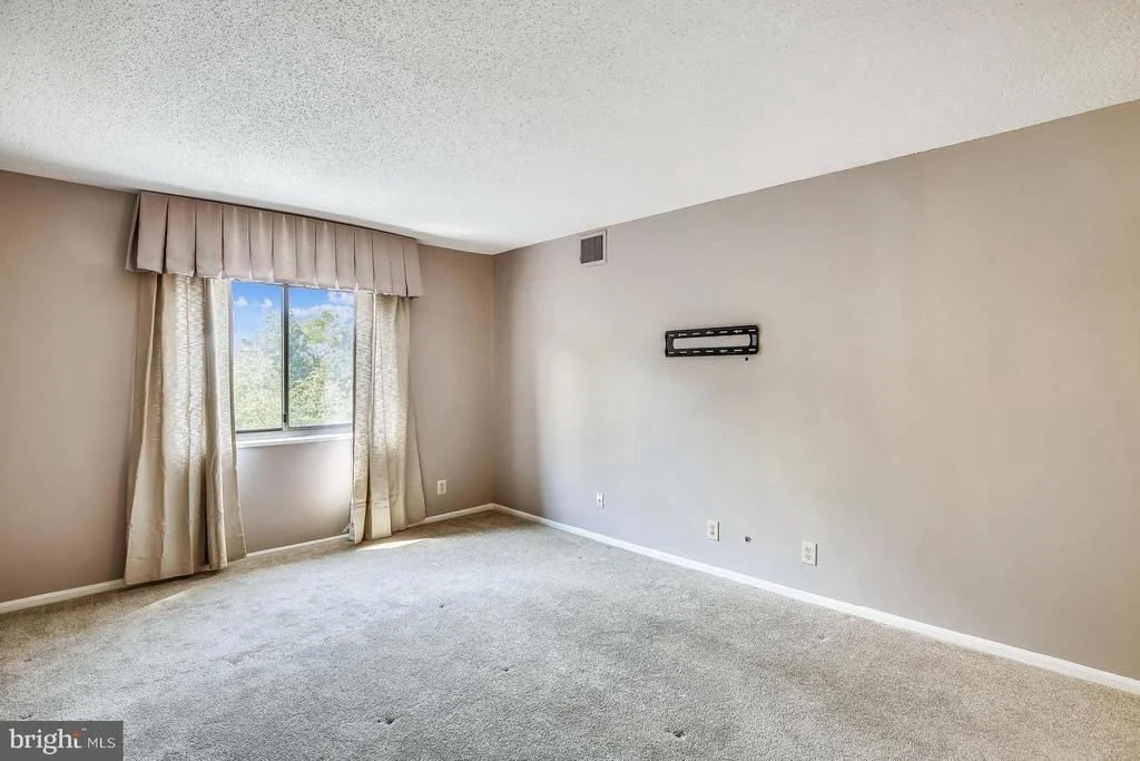 Photo of Unit 310 at 5902 MOUNT EAGLE DRIVE