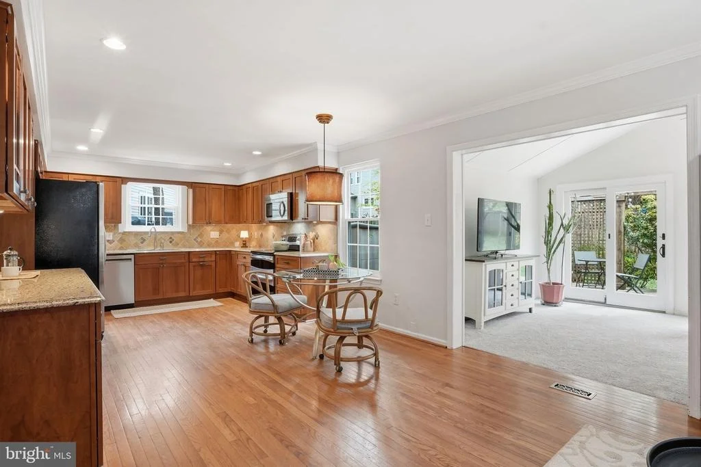 Photo of 289 COLLEGE MANOR DRIVE