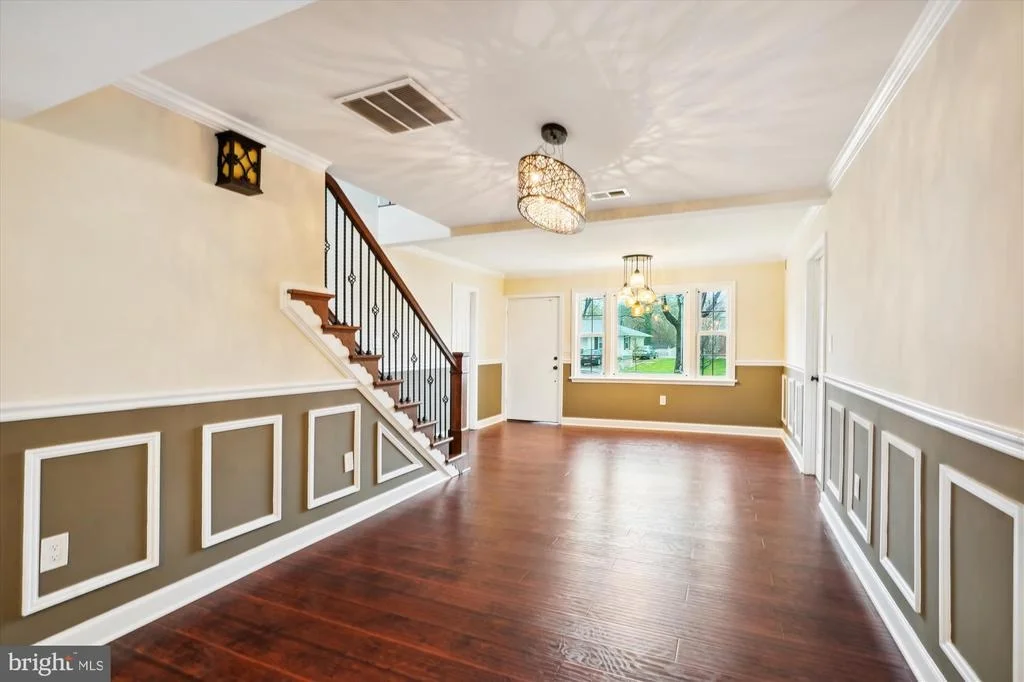 Photo of 5514 INVERCHAPEL ROAD