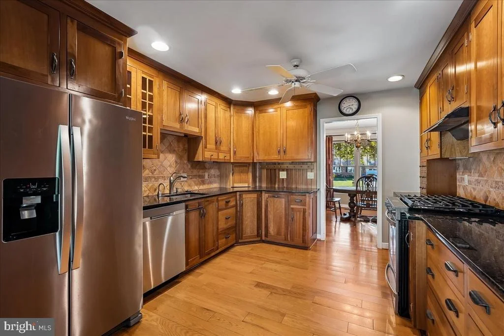 Photo of 8101 SUNDOWN LANE