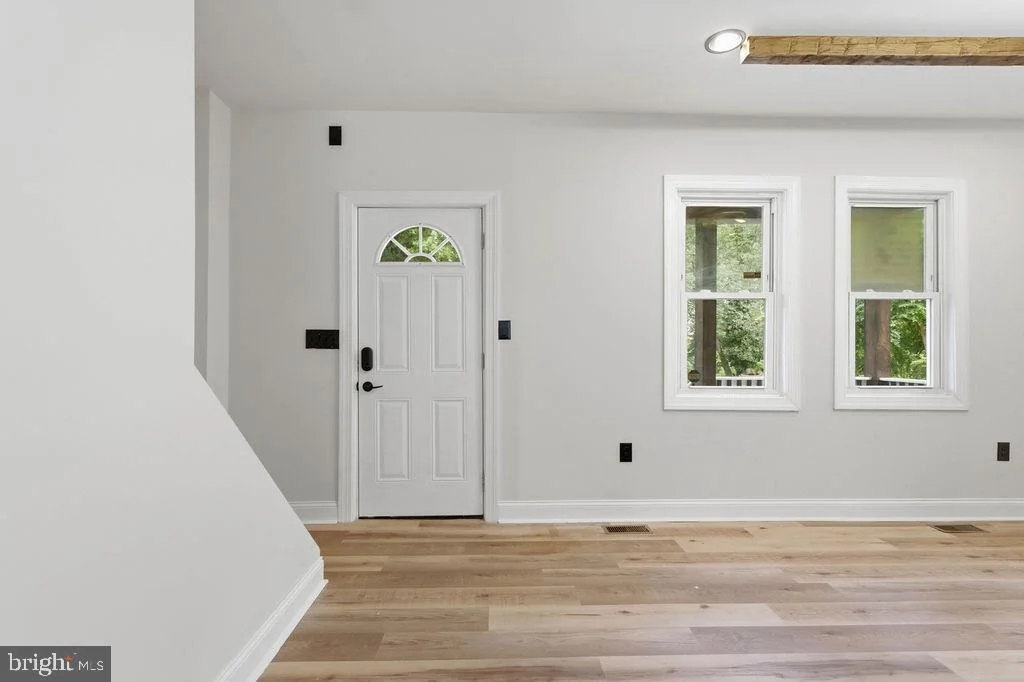 Photo of 5807 DADE STREET