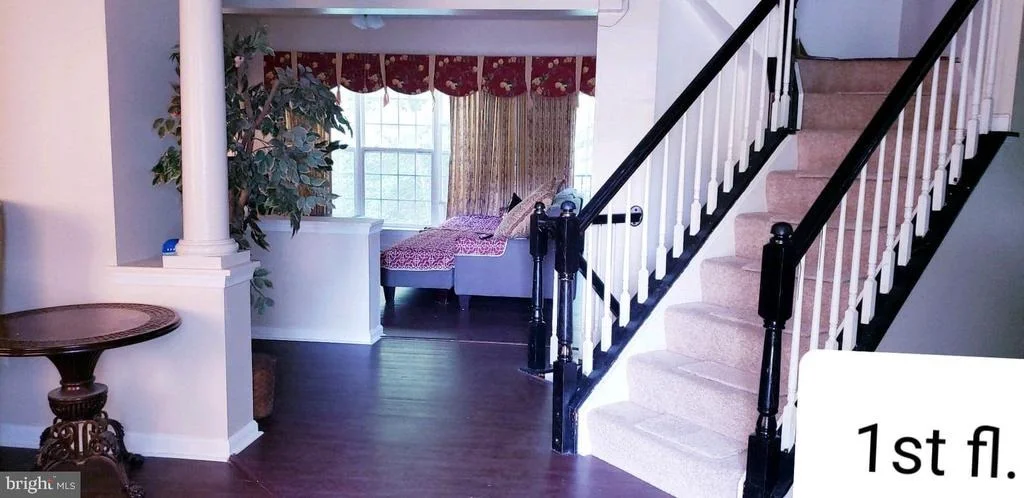 Photo of 9210 FOX PARK ROAD
