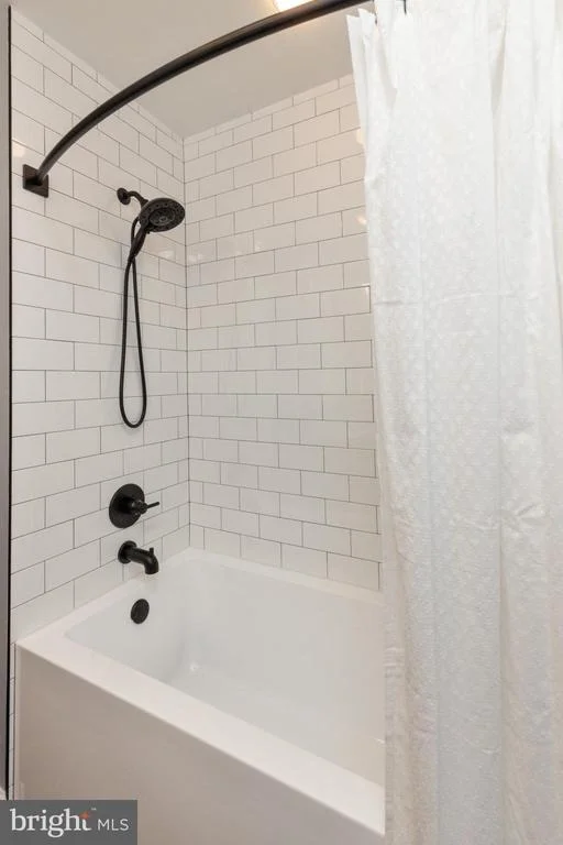 Photo of 3917 KING ARTHUR ROAD