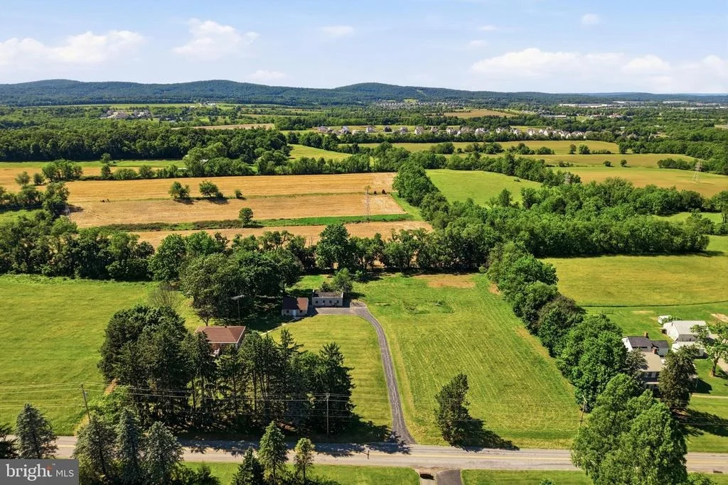 Photo of 3560 RAINTREE ROAD