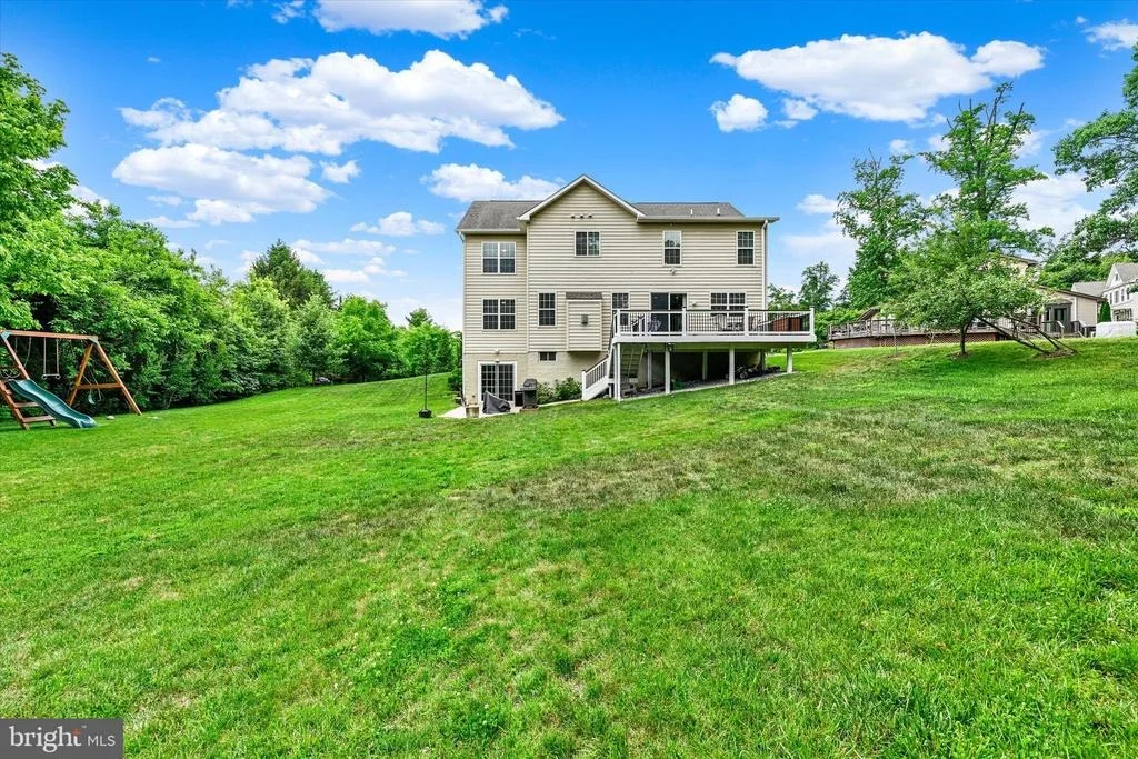 Photo of 7510 LEAFY TREE LANE