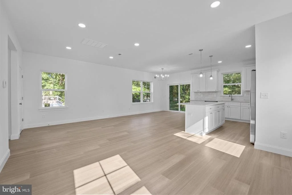 Photo of 492 ELLIS AVENUE