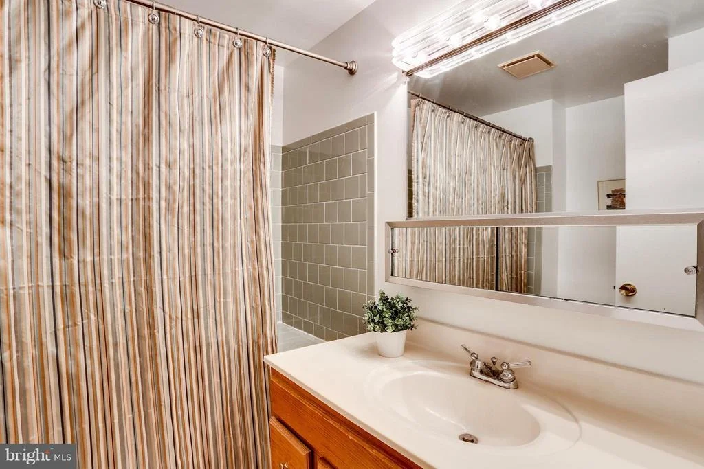 Photo of 10394 LAUNCELOT LANE