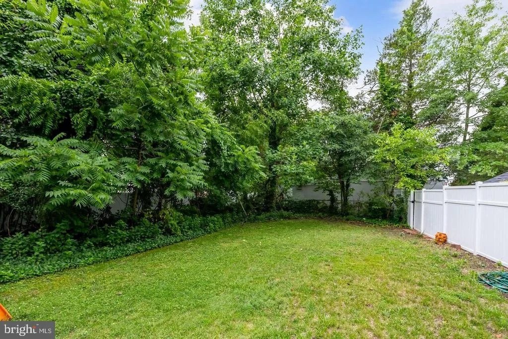 Photo of 415 LAKE AVENUE