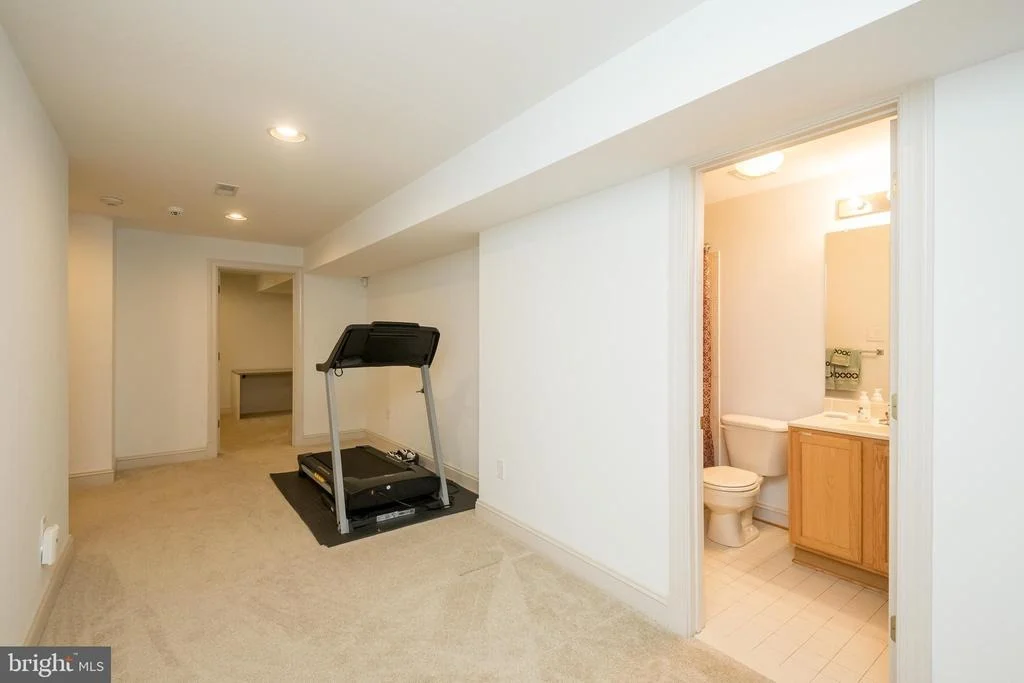 Photo of 5105 WELLINGHALL WAY
