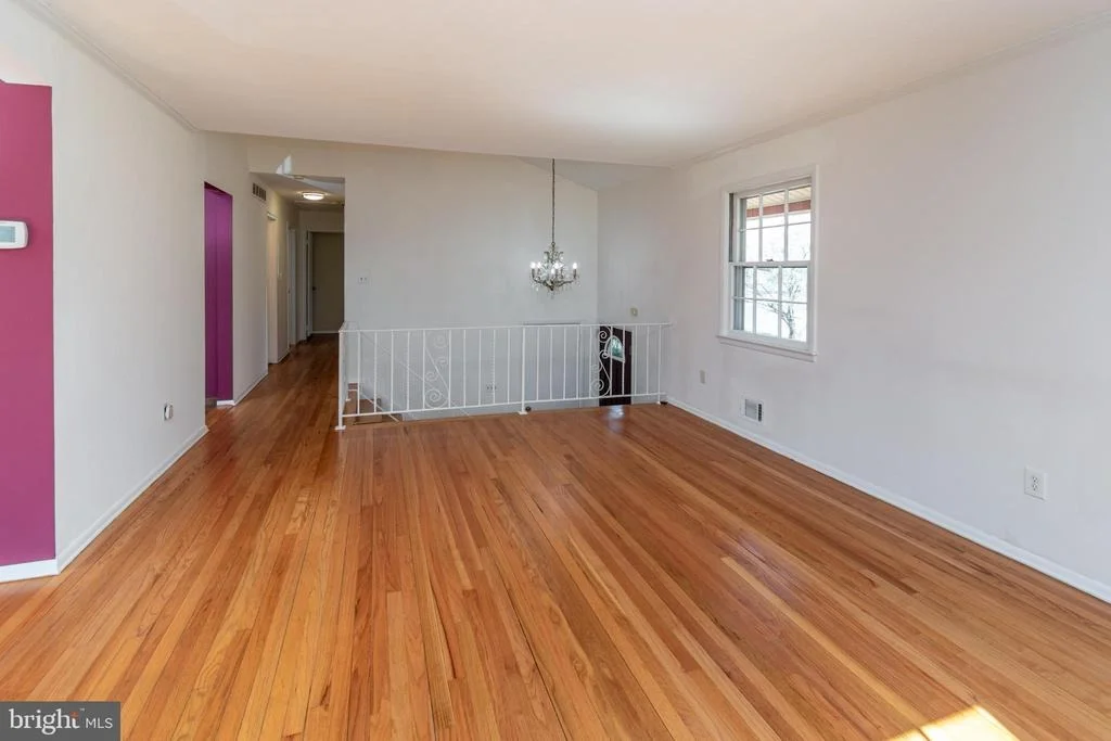 Photo of 6 JEFFREY LANE