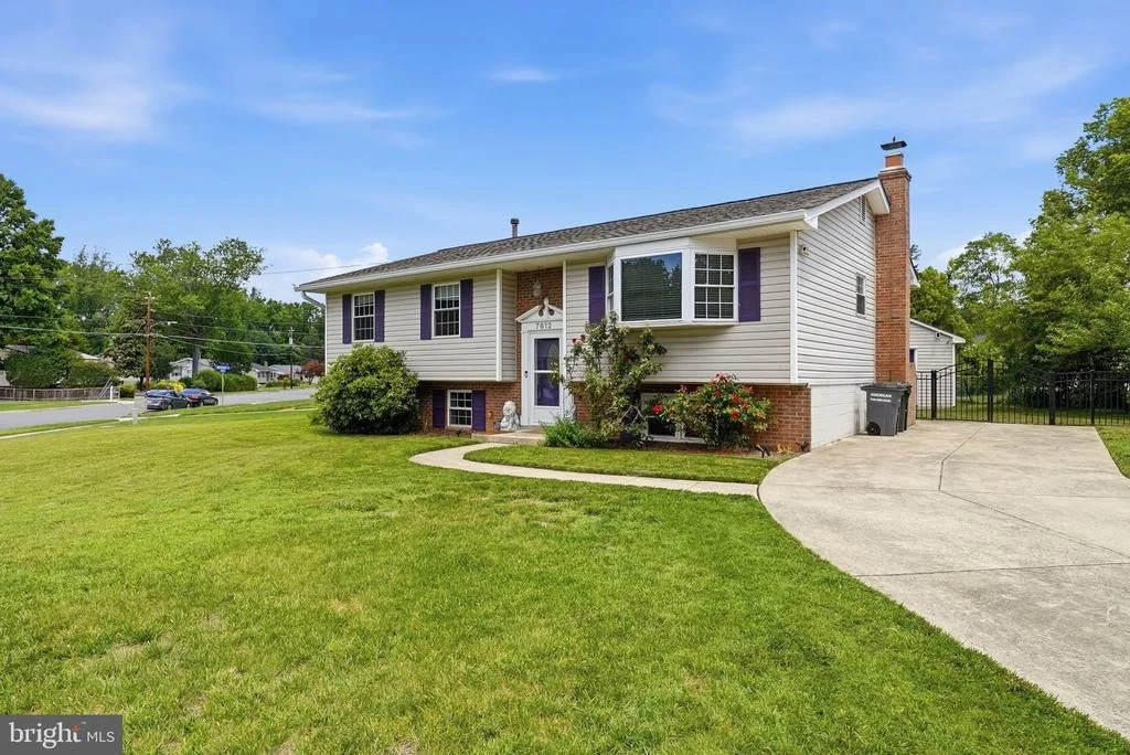 Photo of 7612 MAHONEY DRIVE