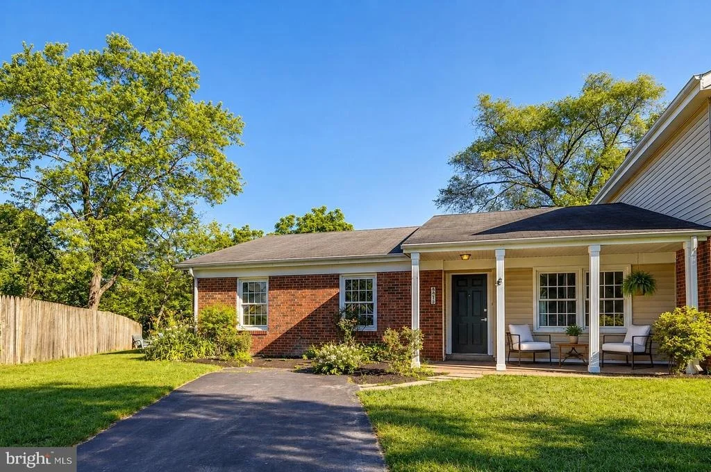 Photo of 413 HARDING COURT