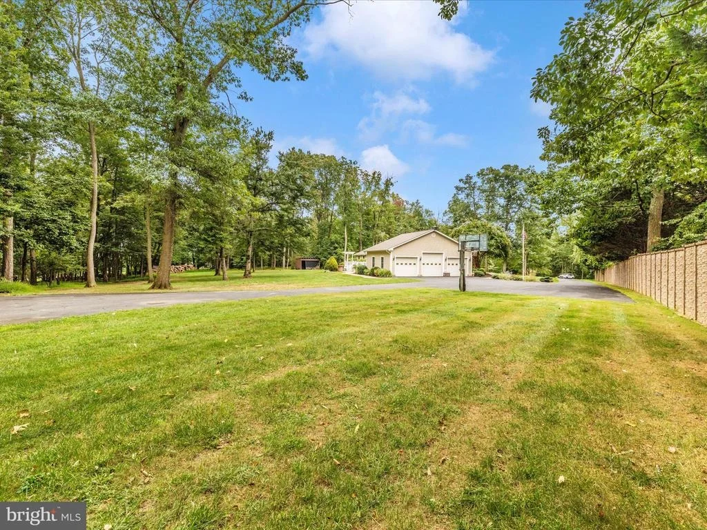 Photo of 6119 DAVIS ROAD
