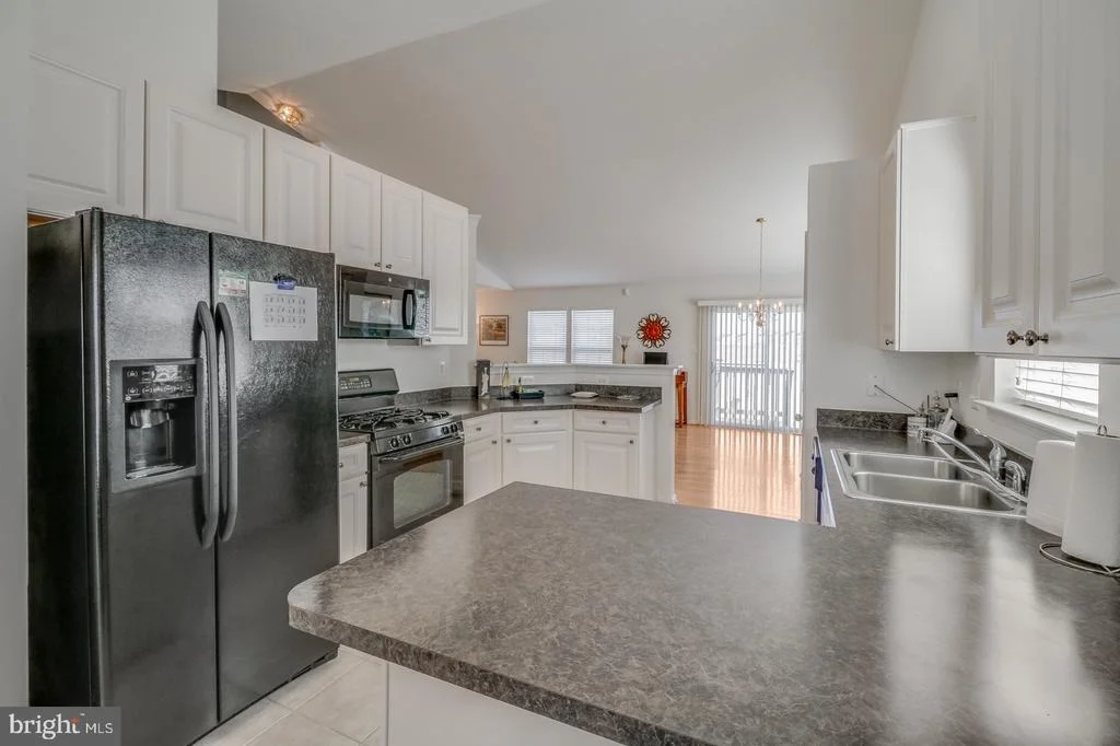 Photo of 254 LONE TREE DRIVE