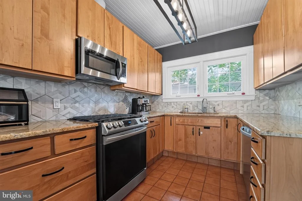 Photo of 2411 EVERTON ROAD
