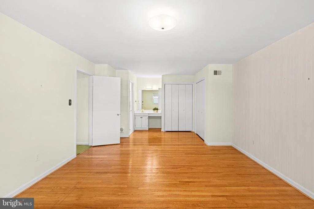 Photo of 6703 RED JACKET ROAD