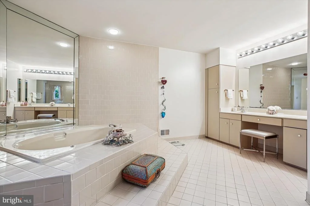 Photo of 9537 FOX HOLLOW