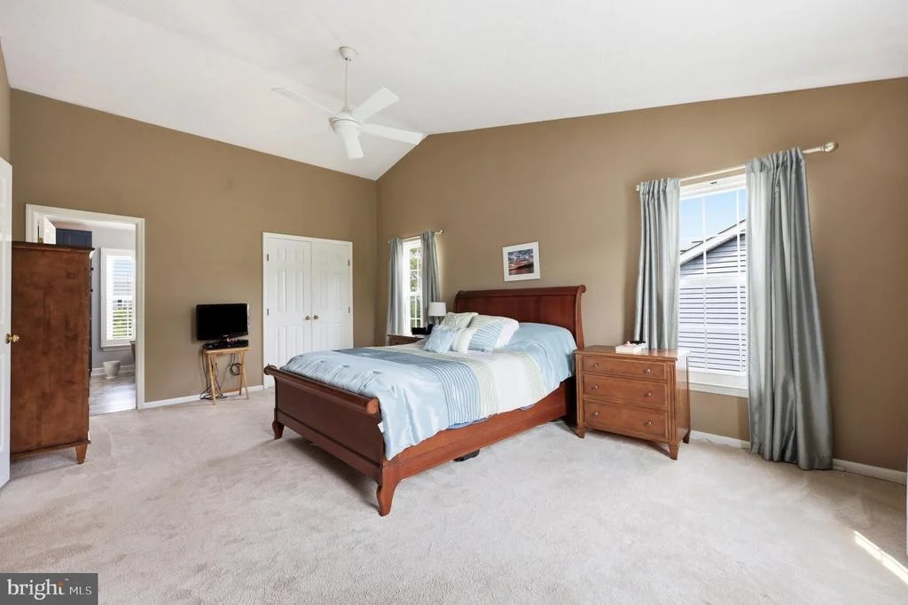 Photo of 6913 SOVEREIGN PLACE