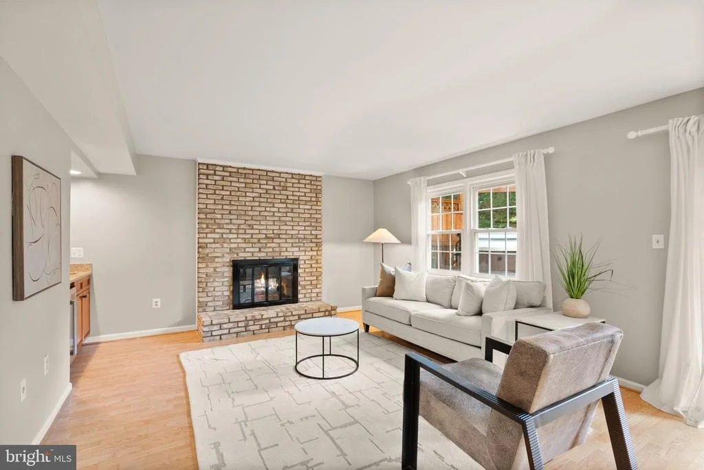 Photo of 8906 TAILCOAT COURT