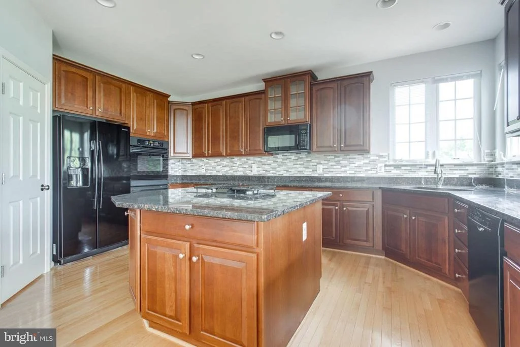 Photo of 6961 TANGLEWOOD DRIVE