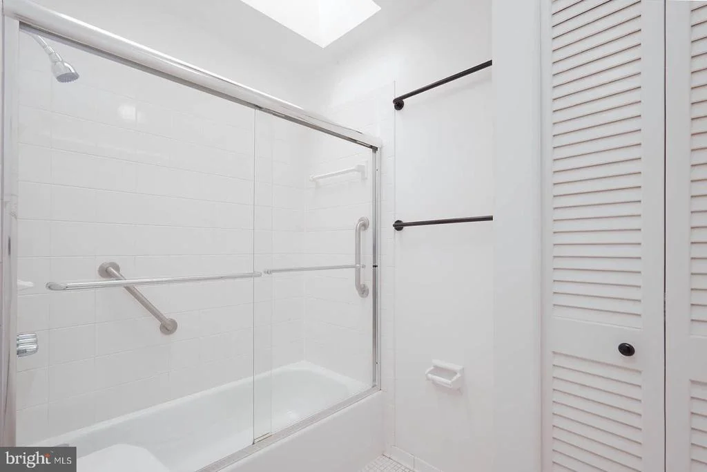 Photo of 3713 KING WILLIAM DRIVE