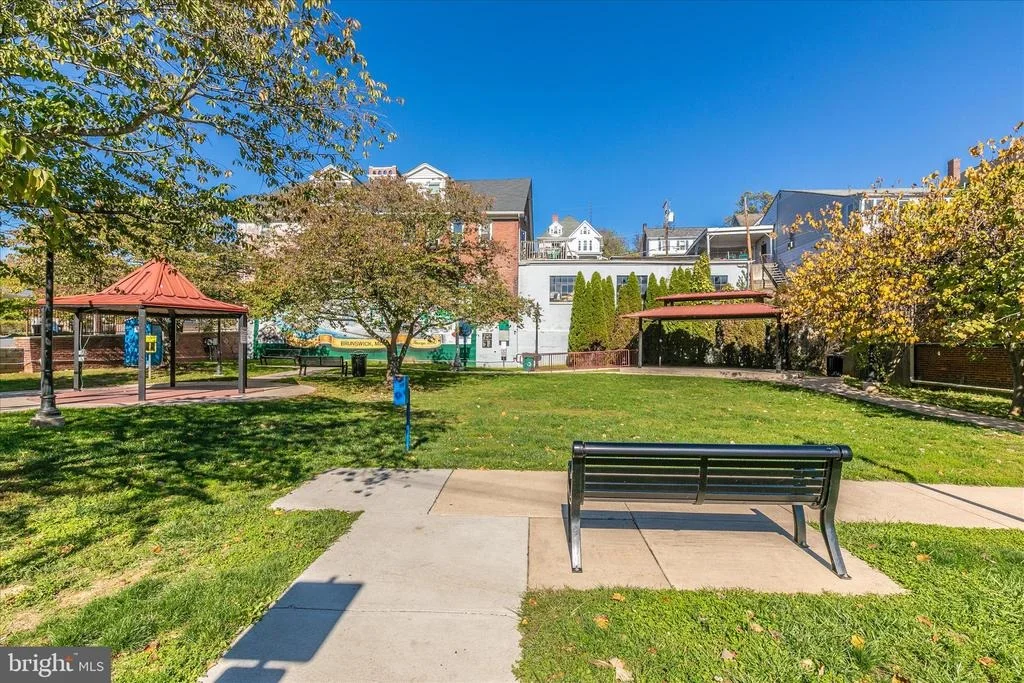 Photo of 1318 VOLUNTEER DRIVE