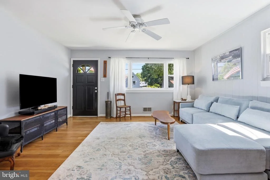 Photo of 735 WARREN DRIVE