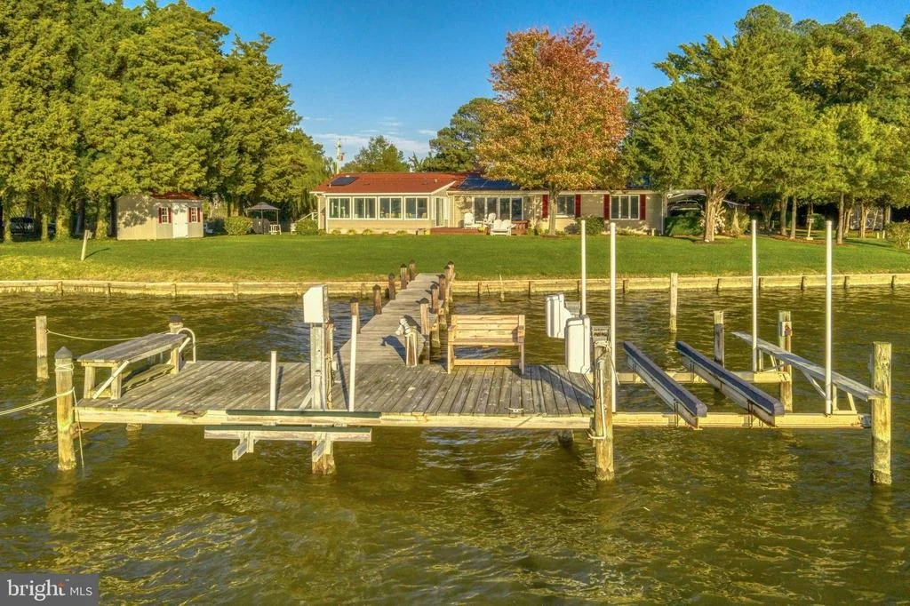 Photo of 16185 BRADBURN LANE