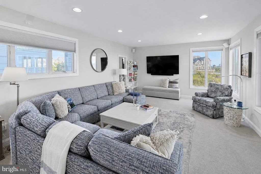 Photo of 40081 OCEANSIDE DRIVE