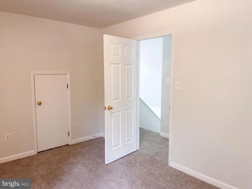 Photo of 542 JONATHAN ROAD