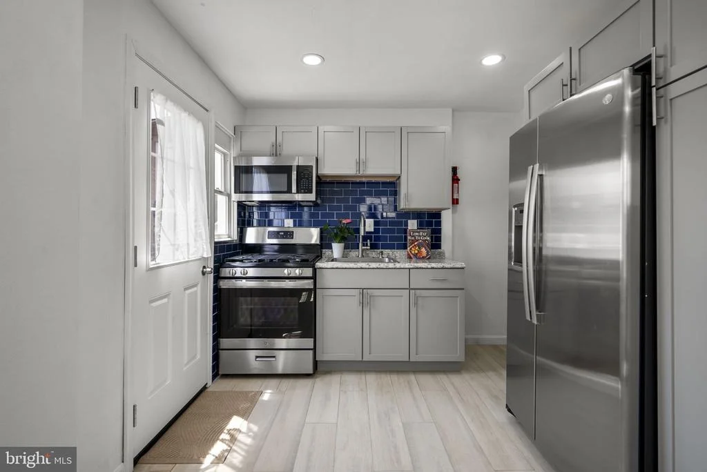 Photo of 12111 BLUHILL ROAD
