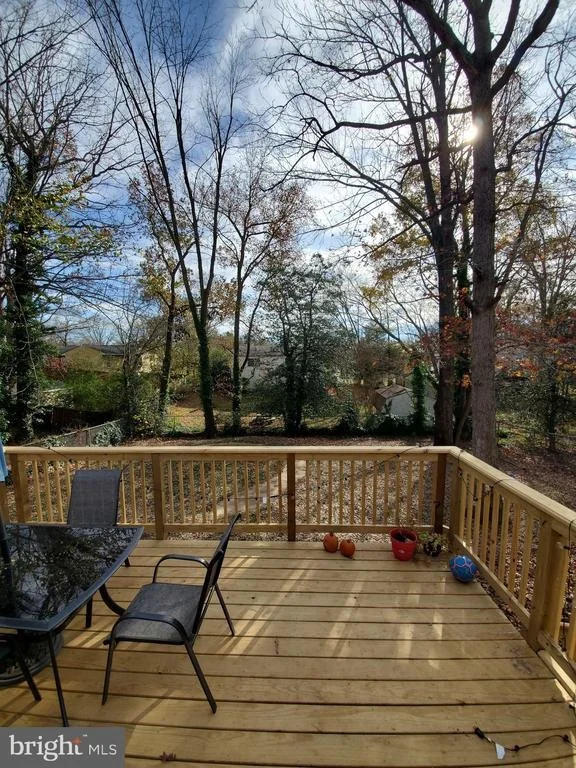 Photo of 6111 DEN LEE DRIVE