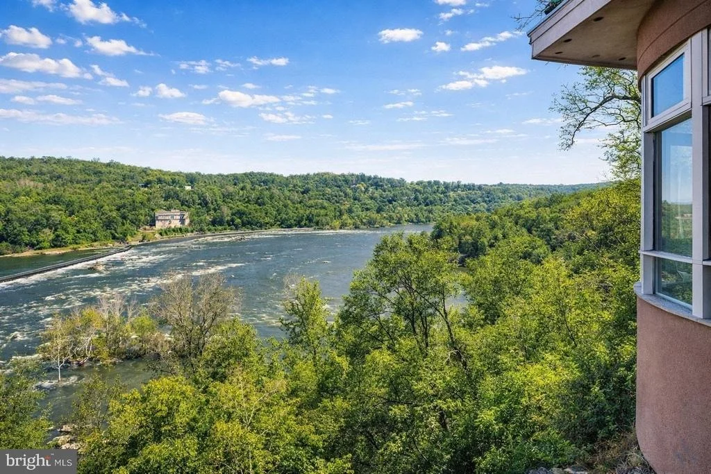 Photo of 1159 CREST LANE