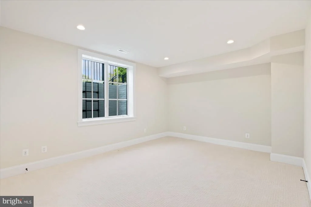 Photo of 1800 MONZA ROAD