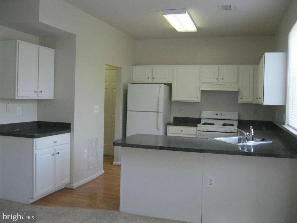 Photo of 633 SPRING STREET