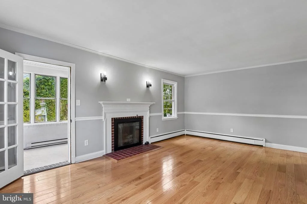 Photo of 527 FOREST VIEW ROAD