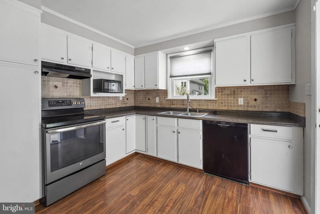 Photo of 1608 SEVERN ROAD