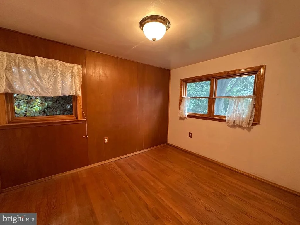 Photo of 5919 5TH ROAD N