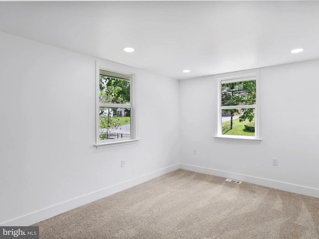 Photo of 535 HARRISON AVENUE