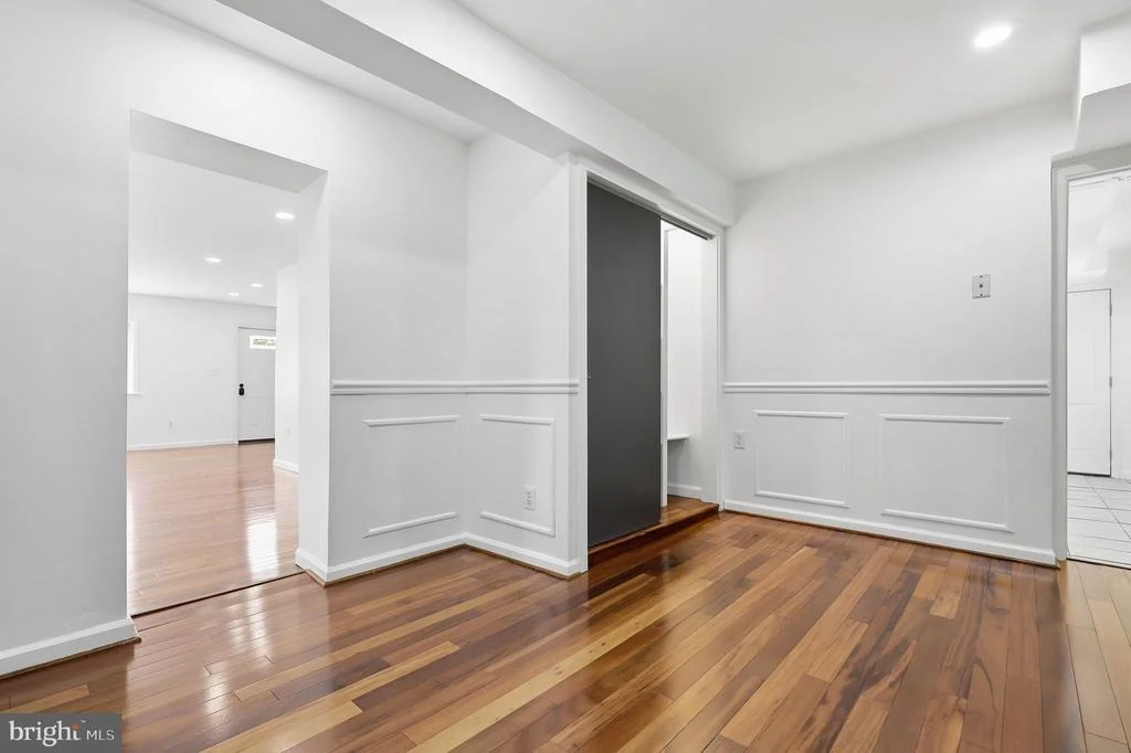 Photo of 1511 CREST ROAD