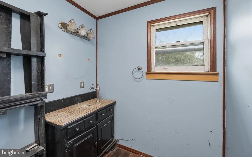 Photo of 828 LEE ROAD