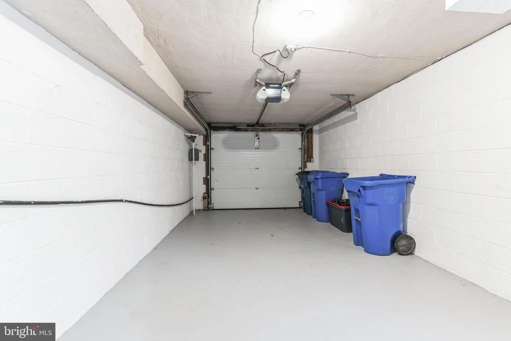 Photo of 926 VENICE DRIVE